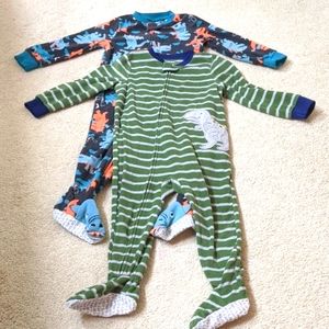 Bundle of 2, size 2T Carter's fleece footed pajama